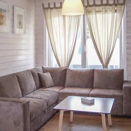 Two-bedroom Holiday In 니에초르체